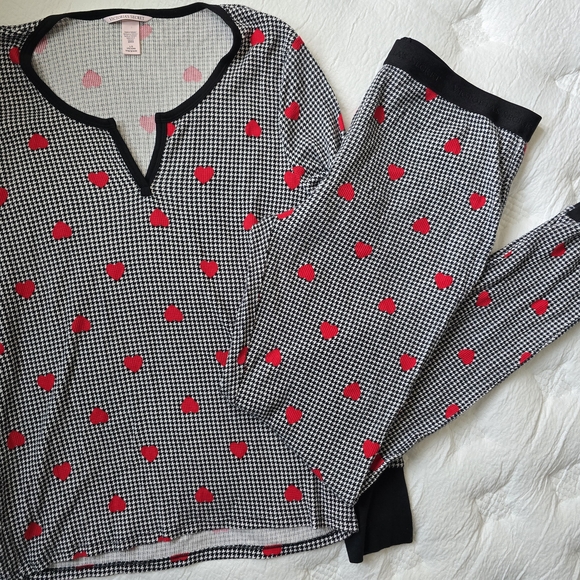 Victoria's Secret Black and Red Heart Pajama Set - Picture 7 of 9